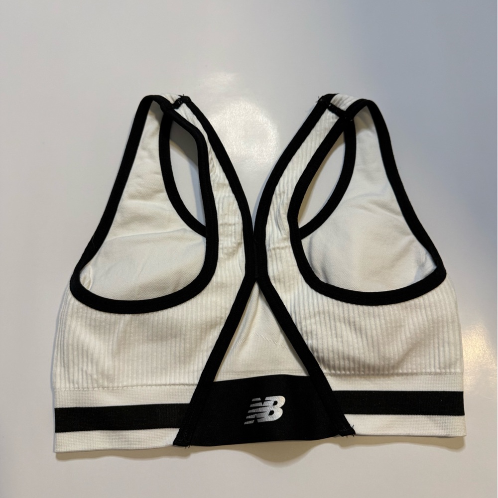 New Balance Ribbed Sports Bra - Picture 2 of 2